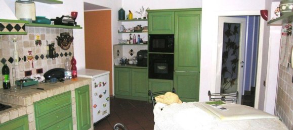 7 rooms Apartment in Lucca, Italy No. 11962 16