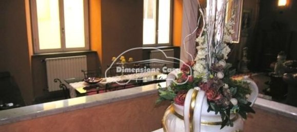 7 rooms Apartment in Lucca, Italy No. 11962 5