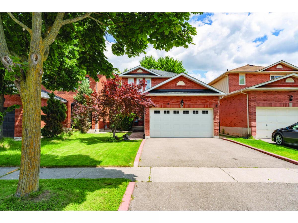 4 bedrooms House in Mississauga, Canada No. 652