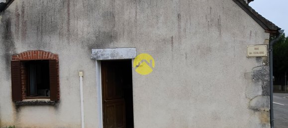 Adosado de 1 dormitorio en Gracay, France No. 212057 4