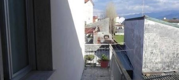 5 rooms Apartment in Viareggio, Italy No. 27641 2