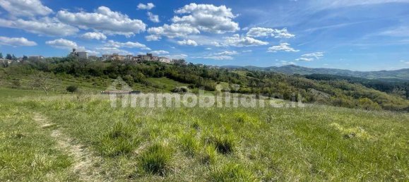 1 room Commercial property in Gualdo Tadino, Italy No. 143921 4
