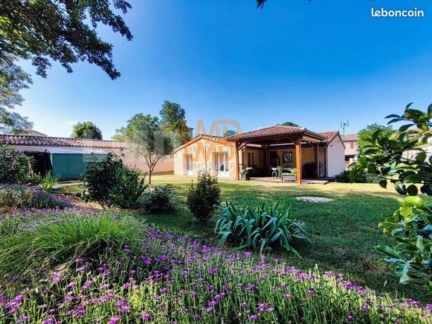 Villa de 3 dormitorios en Aubenas, France No. 304795