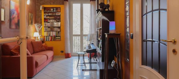 3 rooms Apartment in Turin, Italy No. 121083 3