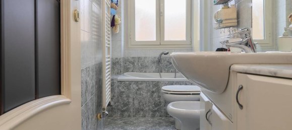 3 rooms Apartment in Turin, Italy No. 121083 12