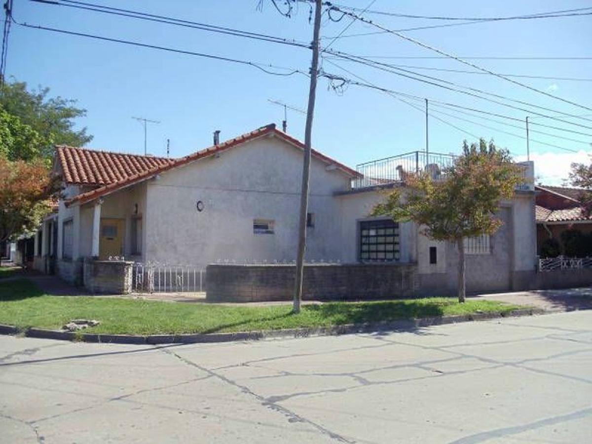 Casa de 2 dormitorios en Mar del Plata, Argentina No. 70634