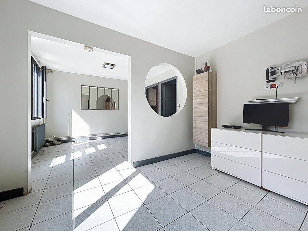 3 bedrooms House in Mont-Saint-Aignan, France No. 356436