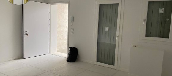 100m² Office in Montebelluna, Italy No. 325378 3