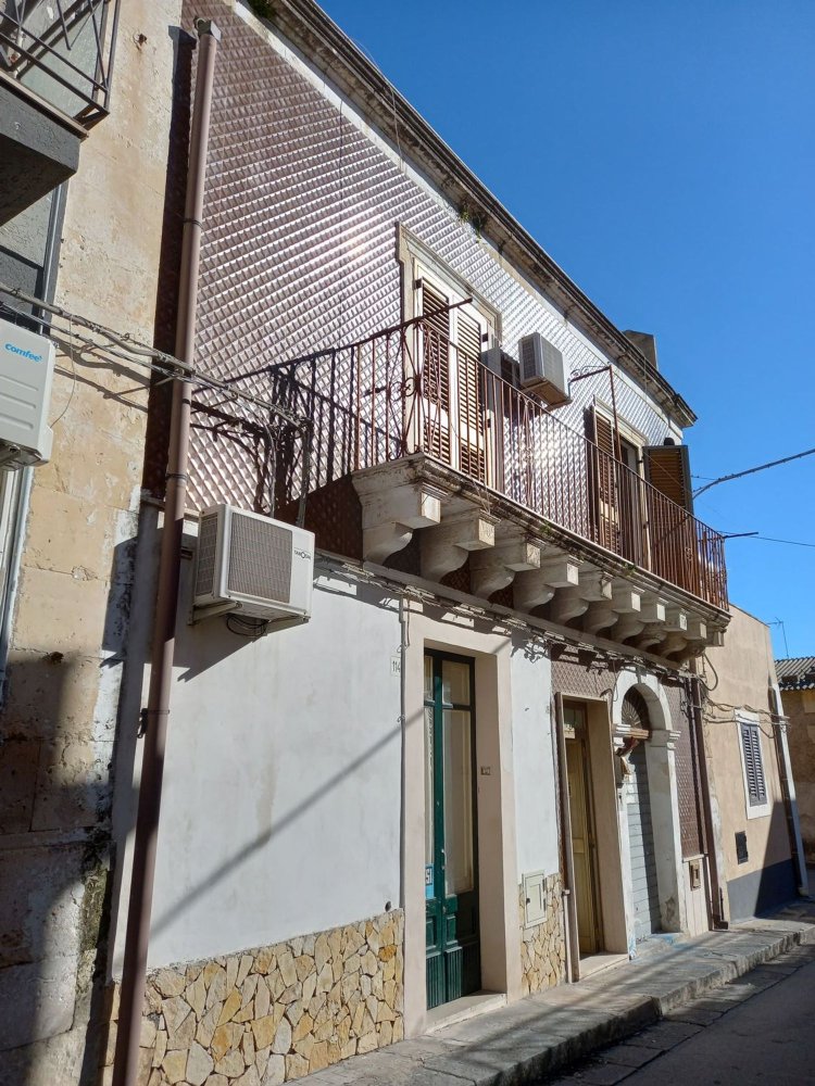 3 bedrooms House in Noto, Italy No. 70967