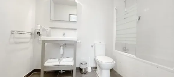 32m² Commercial property in Reims, France No. 81388 9