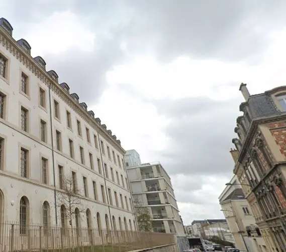 32m² Commercial property in Reims, France No. 81388