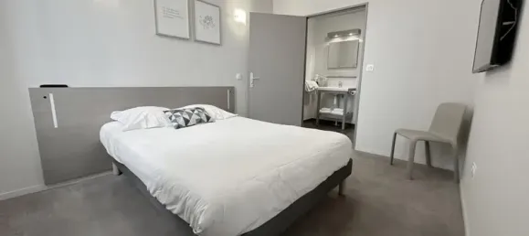 32m² Commercial property in Reims, France No. 81388 3