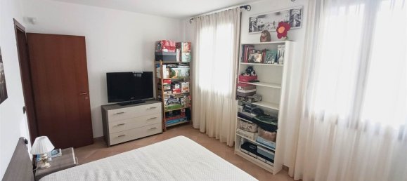 8 rooms House in Chioggia, Italy No. 123085 17