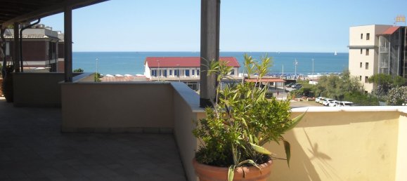 3 rooms Penthouse in Sarzana, Italy No. 172268 5