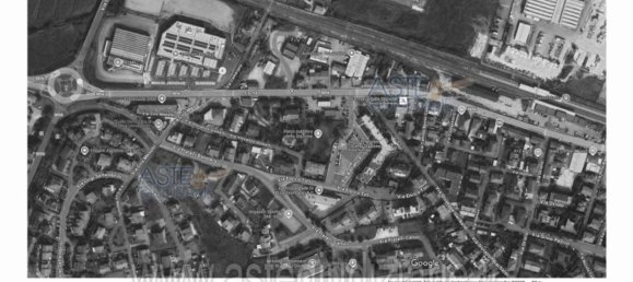 6 rooms Apartment in Osimo, Italy No. 230058 16