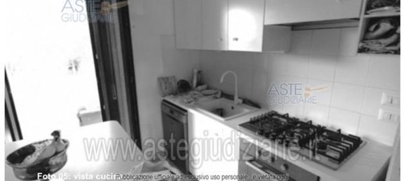 6 rooms Apartment in Osimo, Italy No. 230058 5