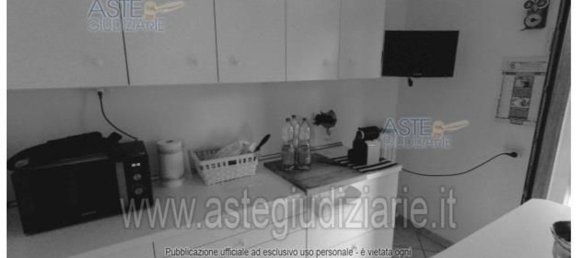6 rooms Apartment in Osimo, Italy No. 230058 6