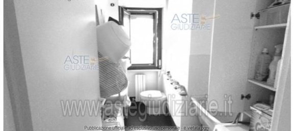 6 rooms Apartment in Osimo, Italy No. 230058 4