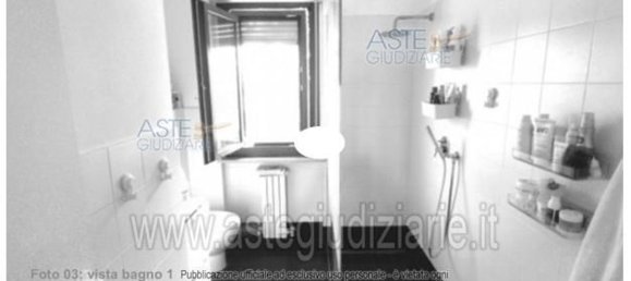 6 rooms Apartment in Osimo, Italy No. 230058 3