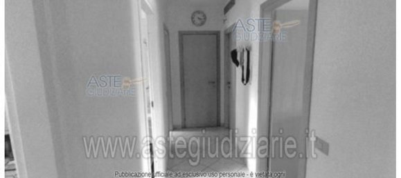 6 rooms Apartment in Osimo, Italy No. 230058 7