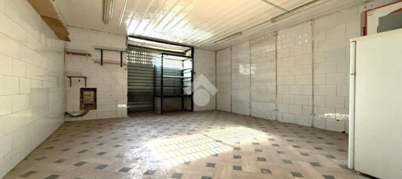 100m² Commercial property in Naples, Italy No. 148044 5
