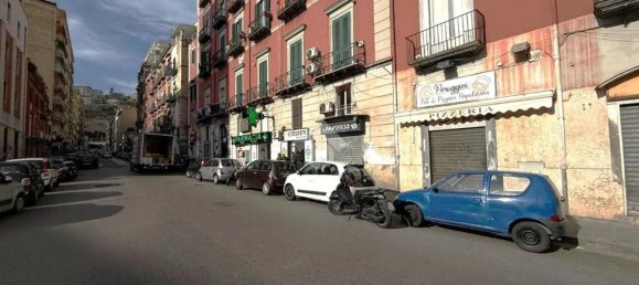 100m² Commercial property in Naples, Italy No. 148044 2