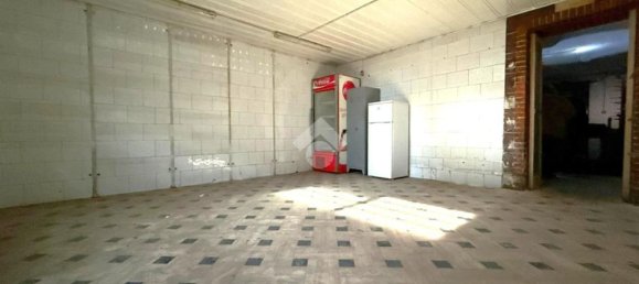 100m² Commercial property in Naples, Italy No. 148044 7