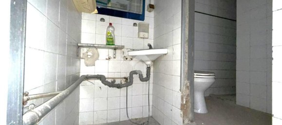 100m² Commercial property in Naples, Italy No. 148044 12