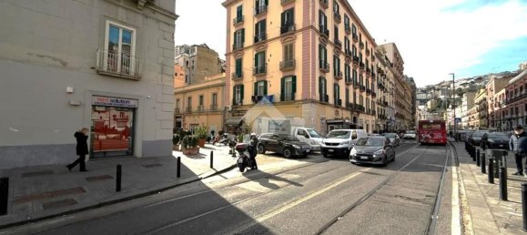 100m² Commercial property in Naples, Italy No. 148044 17