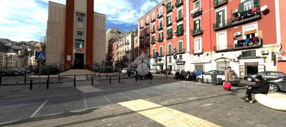 100m² Commercial property in Naples, Italy No. 148044 16