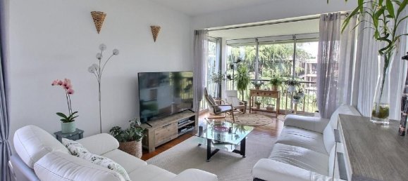 3 غرف نوم شقة في Fontenay-le-Fleury, France رقم 188575 2