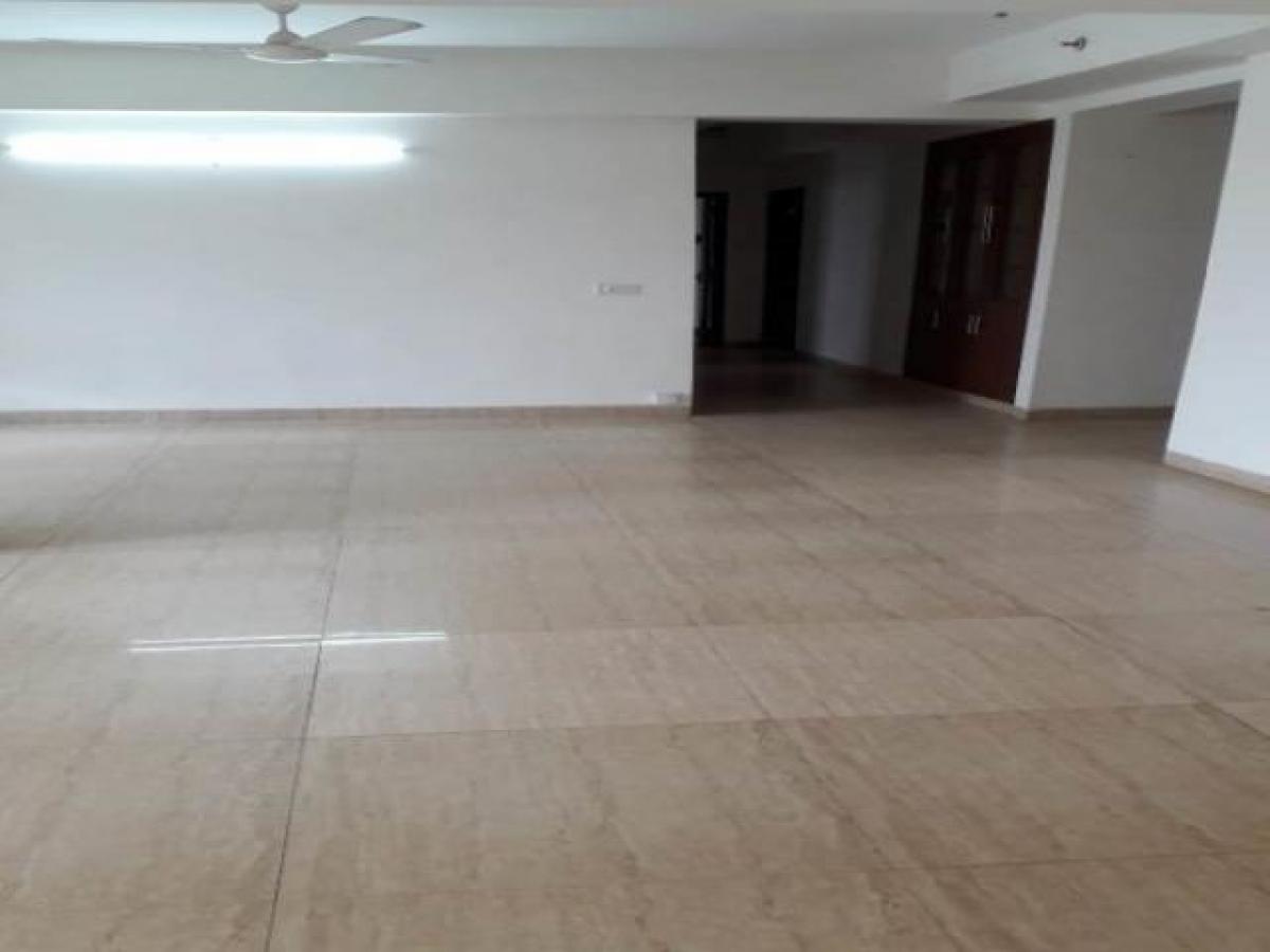4 bedrooms House in Noida, India No. 12432