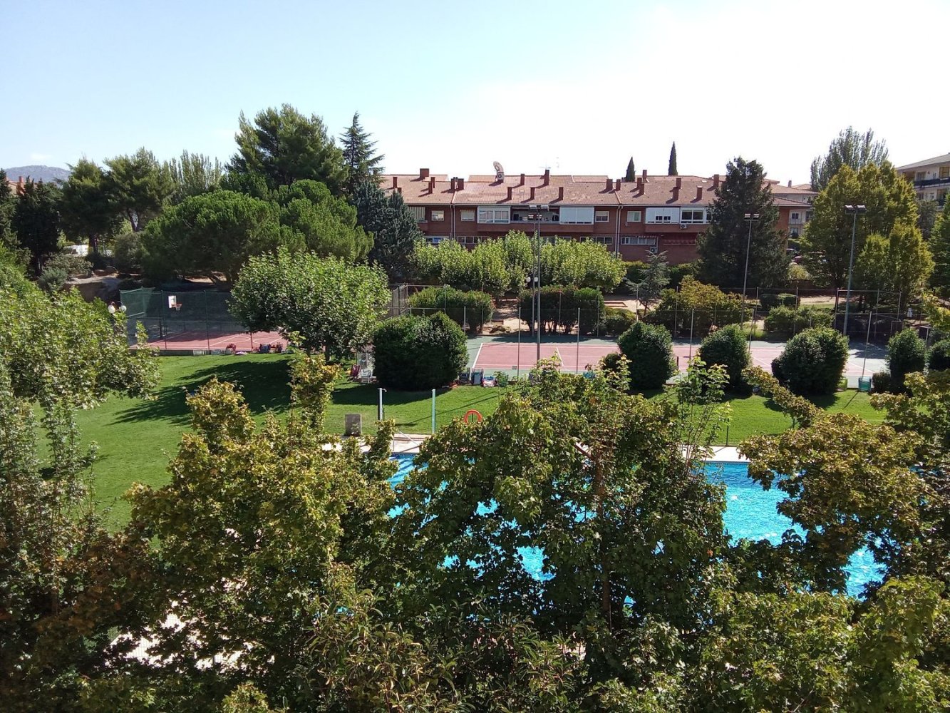 Apartamento de 4 dormitorios en Collado Villalba, Spain No. 278506