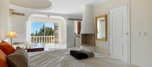 5 bedrooms Villa in Marbella, Spain No. 38885 11
