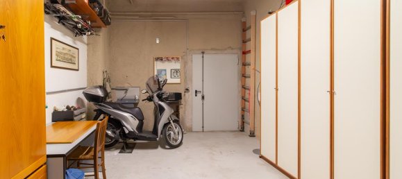 1 room Garage in Milan, Italy No. 274520 8