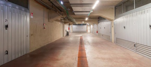 1 room Garage in Milan, Italy No. 274520 24