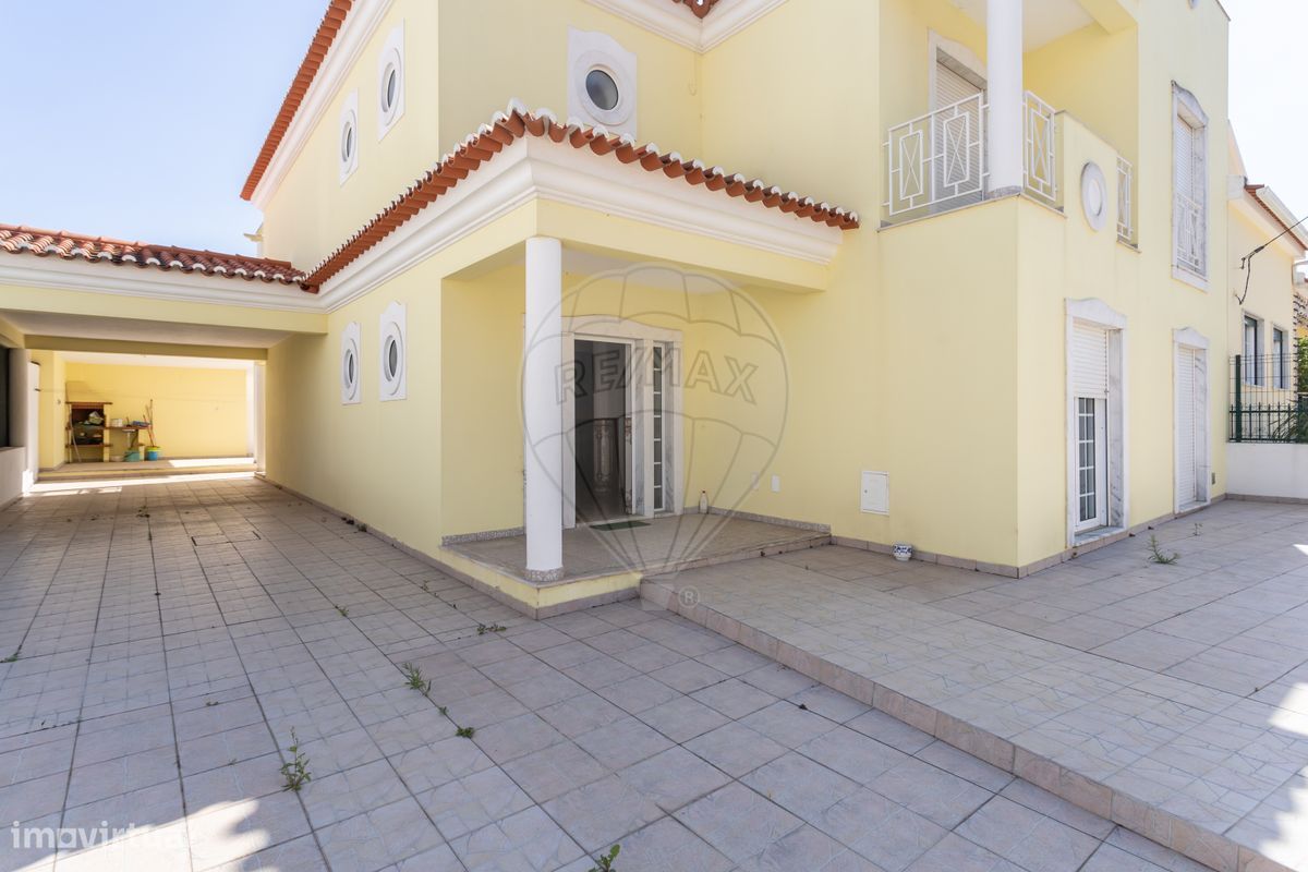 5 bedrooms House in Pinhal Novo, Portugal No. 172854