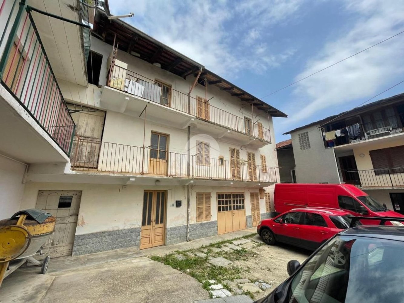 10 rooms House in Giaveno, Italy No. 134924