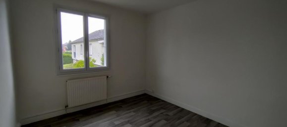 2 bedrooms House in Guiscard, France No. 259290 3