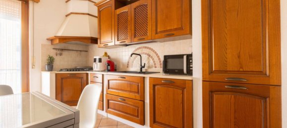 2 bedrooms Penthouse in Vimodrone, Italy No. 221880 3