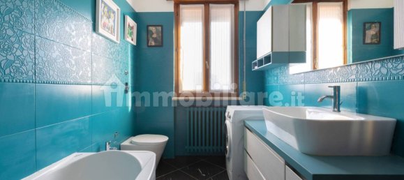 2 bedrooms Penthouse in Vimodrone, Italy No. 221880 2