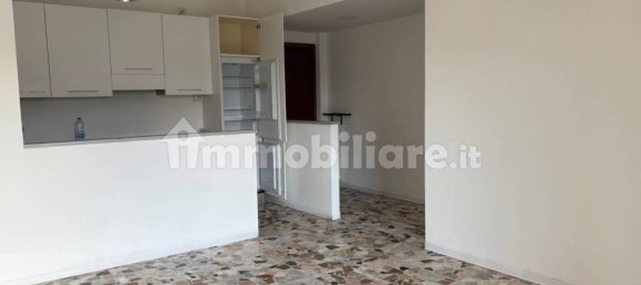 Apartamento de 2 dormitorios en Carnago, Italy No. 328390 7