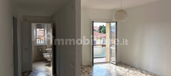 Apartamento de 2 dormitorios en Carnago, Italy No. 328390 2
