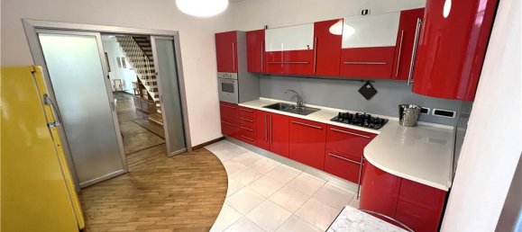 3 bedrooms House in Civitanova Marche, Italy No. 340979 4