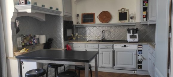 6 bedrooms House in Autun, France No. 329397 10