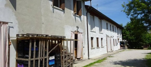 10 rooms House in Venice, Italy No. 23312 2