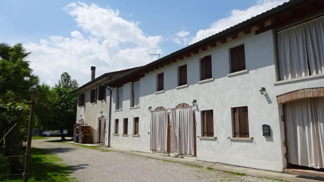 10 rooms House in Venice, Italy No. 23312