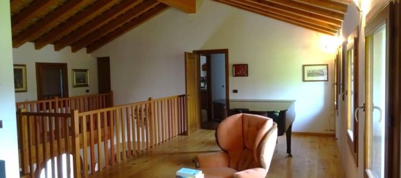 10 rooms House in Venice, Italy No. 23312 17