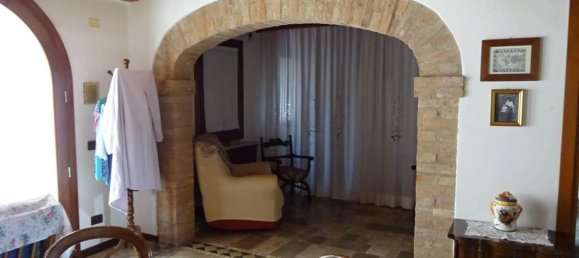 10 rooms House in Venice, Italy No. 23312 11