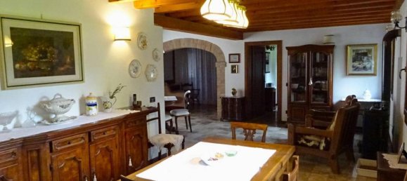 10 rooms House in Venice, Italy No. 23312 5
